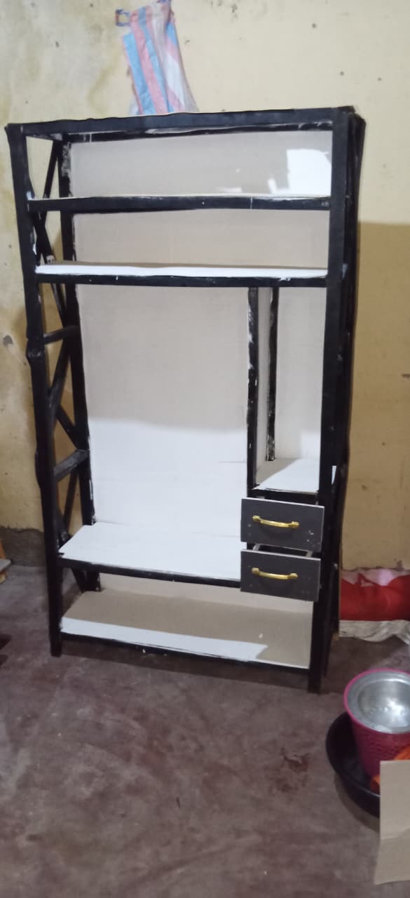 Connected hardware storage prototype
